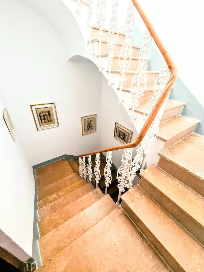 Aparthotel La Traviata - *