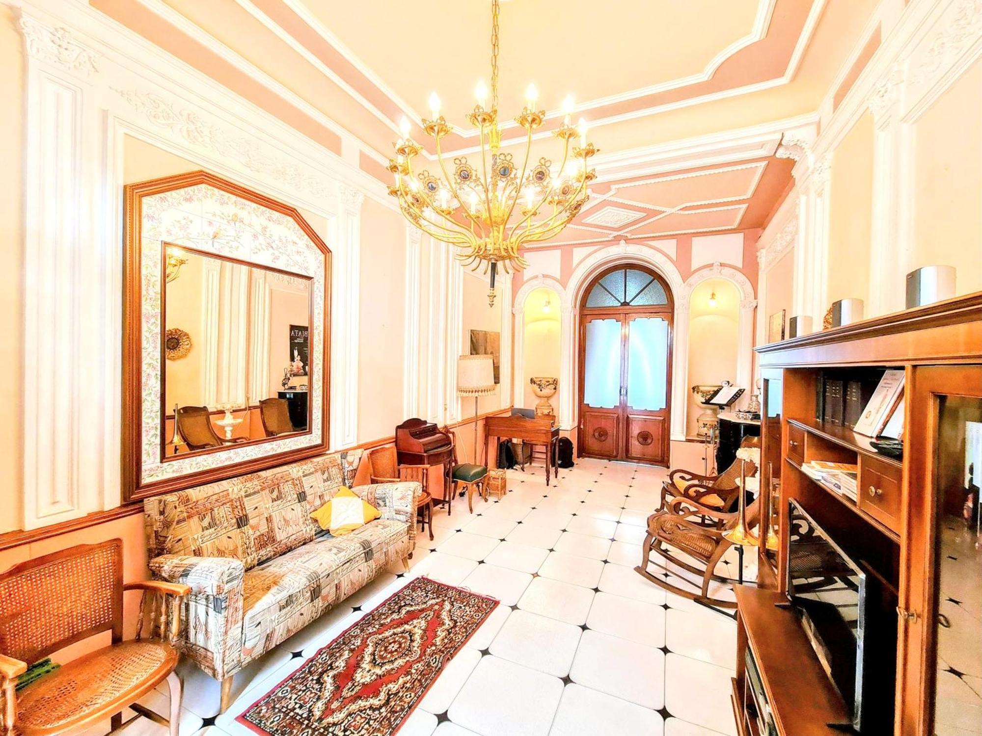 Aparthotel La Traviata - *
