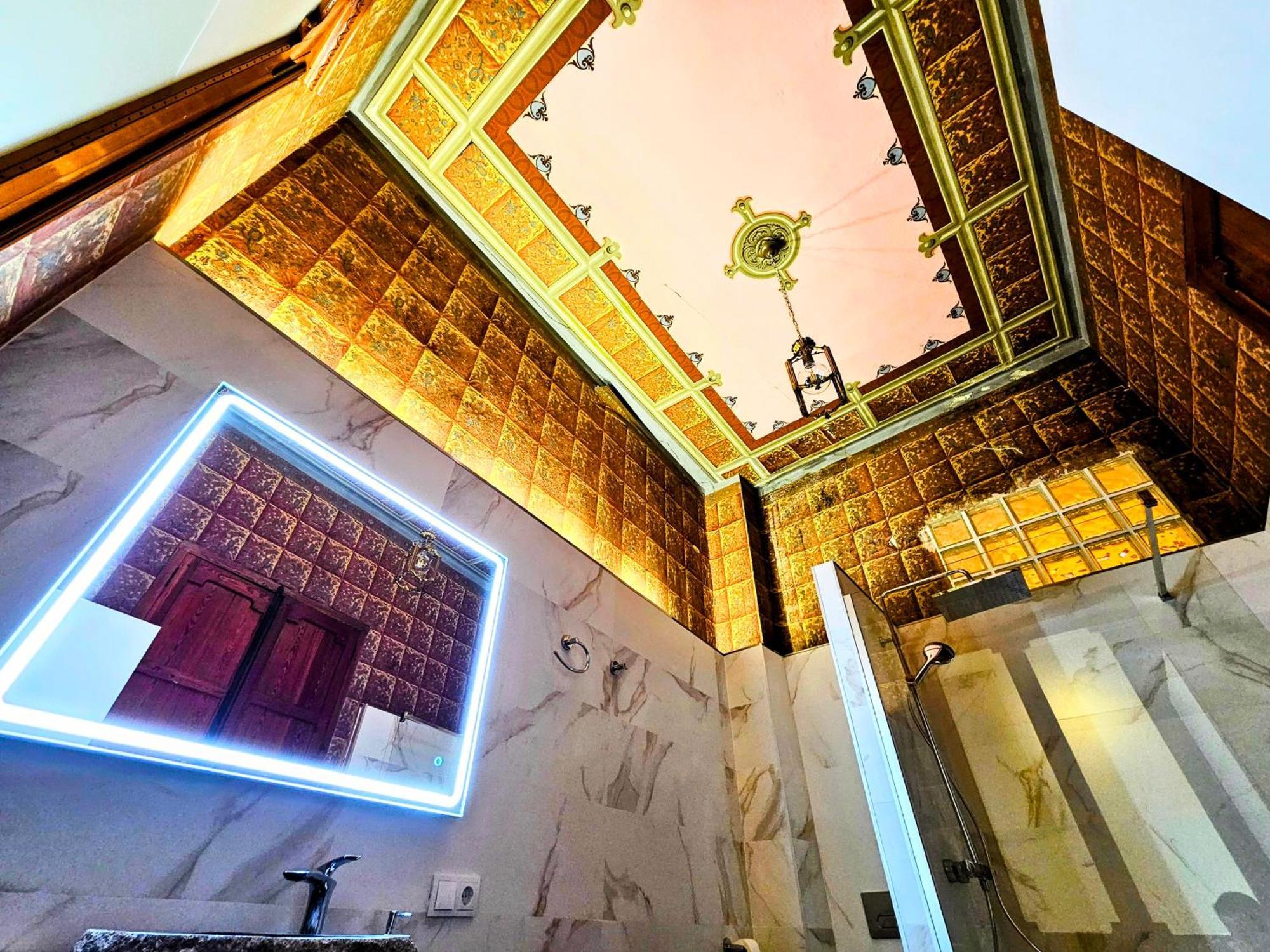 Aparthotel La Traviata - *